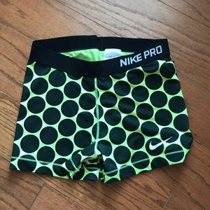 Bright green/yellow polka dot Nike Pros | L